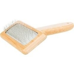 Soft brush, bamboo/metal, 9 × 15 cm
